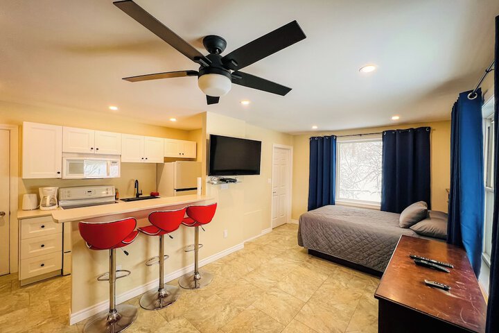 Room 11 of 19