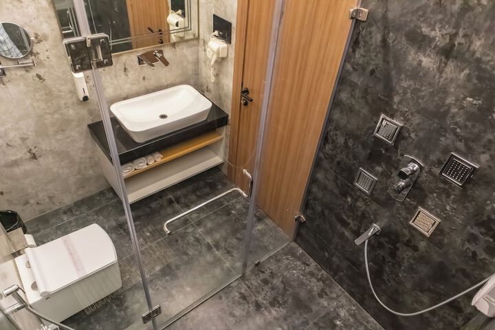 Room 173 of 221