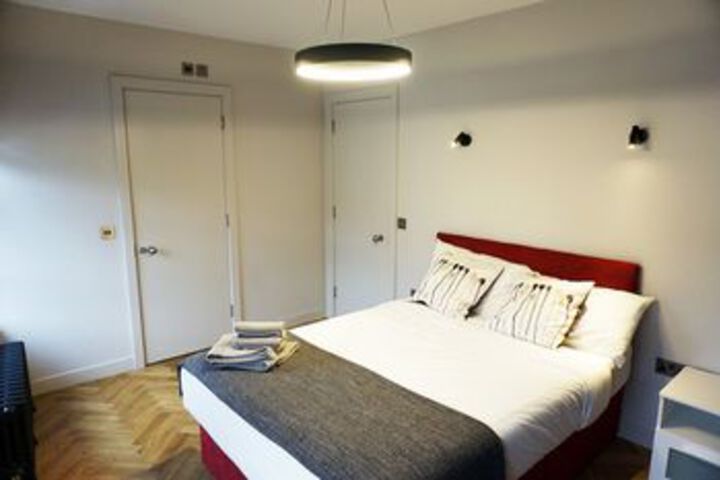 Room 9 of 27