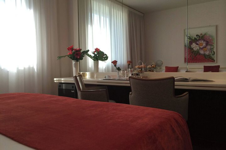 Room 10 of 44