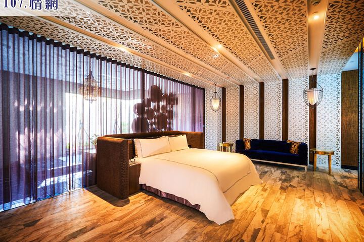 Room 3 of 91