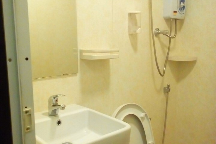 Room 15 of 18