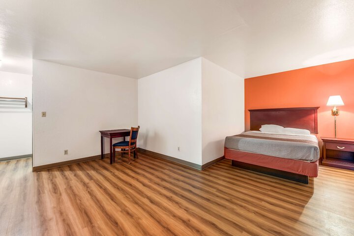 Room 20 of 32