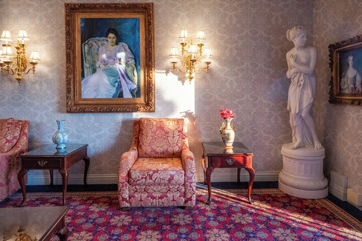 Guest Lobby