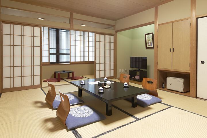 Room 5 of 25