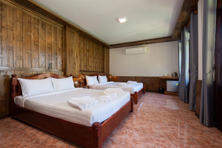 Room 4 of 73