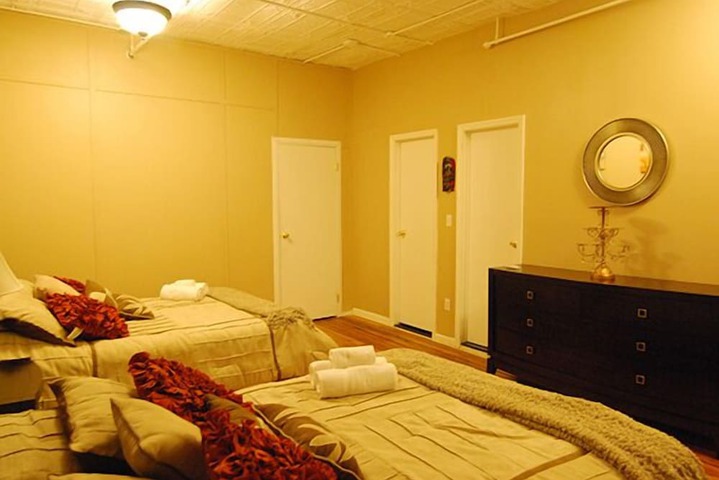 Room 21 of 324