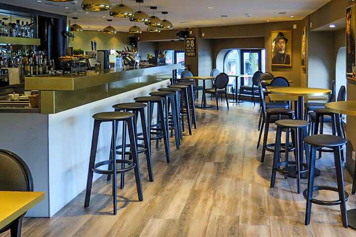 Lounge 115 of 146