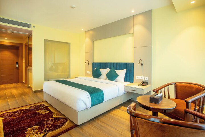 Room 6 of 43