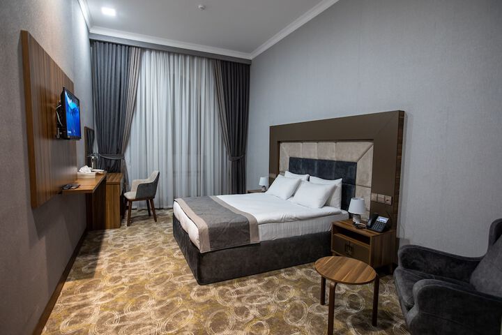 Room 4 of 19