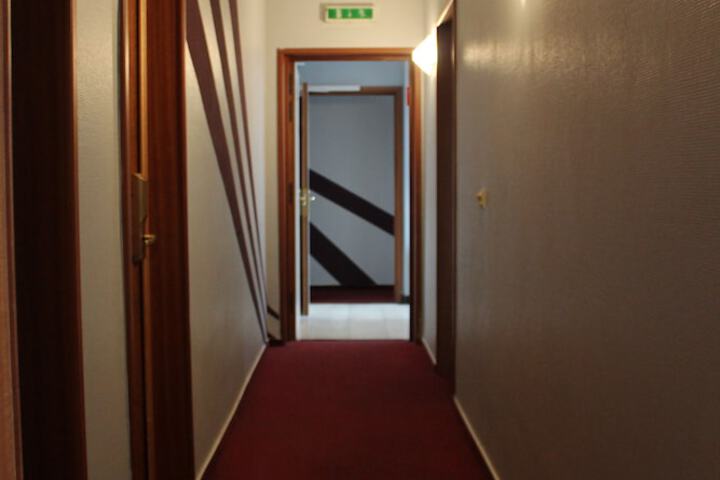 Ballroom/Hall 30 of 36