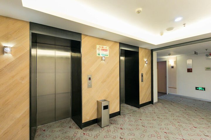 Hotel Interior 26 of 40
