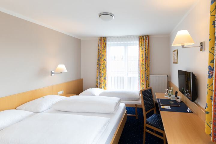 Room 4 of 39