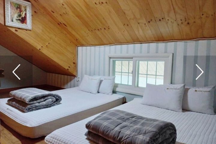 Room 4 of 63