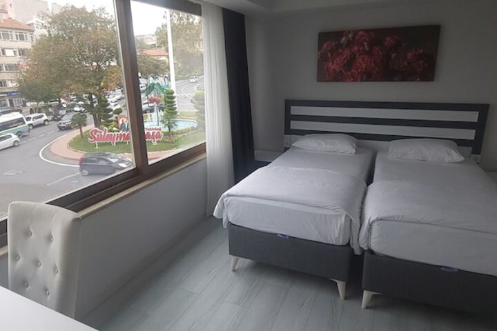 Room 12 of 19