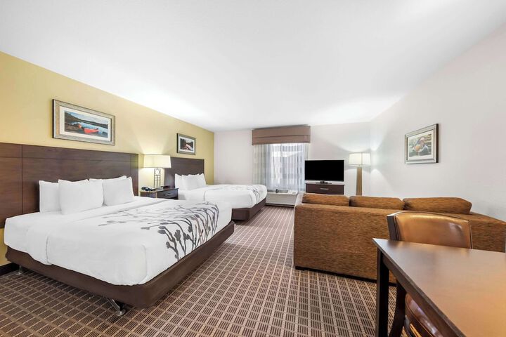 2 Queen Beds (3 of 9)