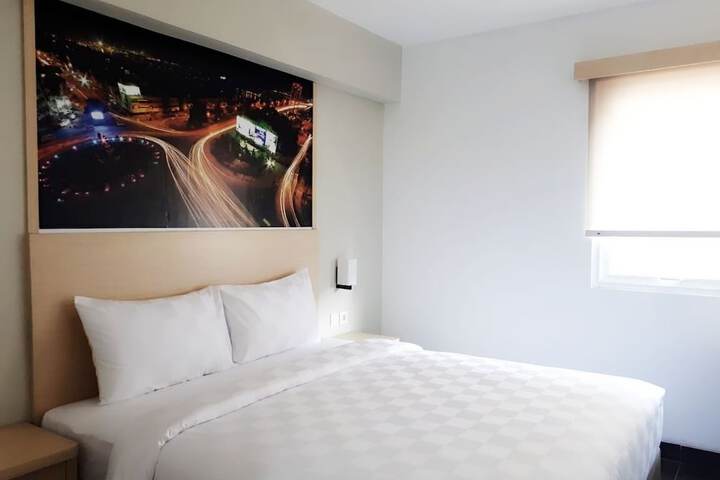 Room 6 of 9