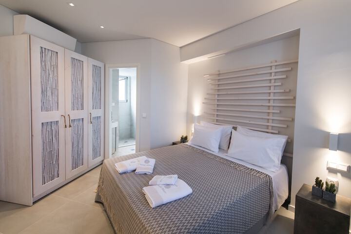 Room 44 of 191