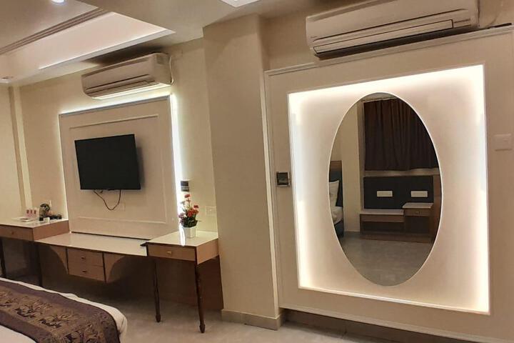 Room 56 of 61