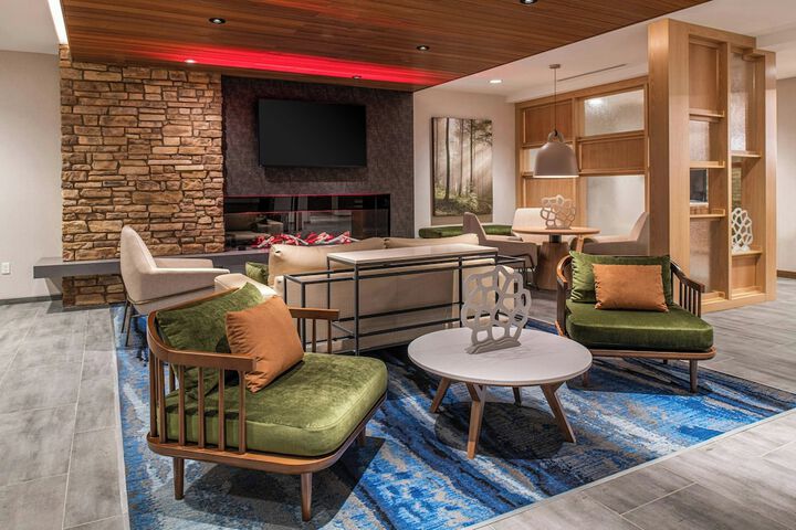 Entrance & Lobby