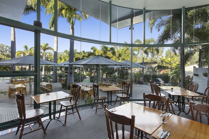 Dining Photos