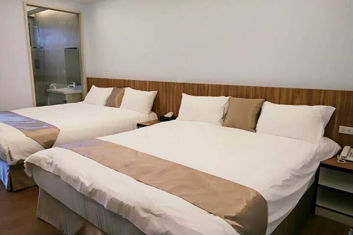 Room 6 of 60