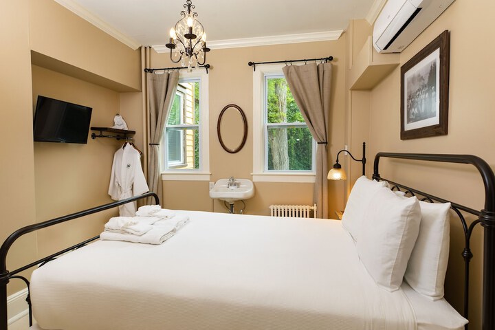 Room 15 of 39
