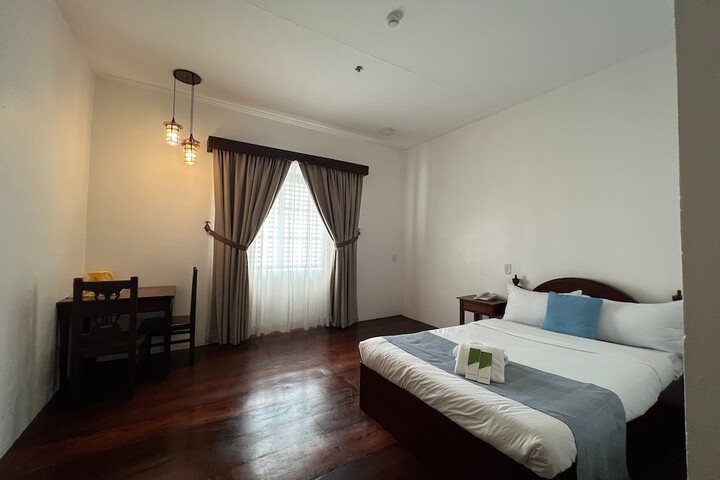 Room 20 of 34
