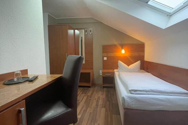 Room 13 of 24