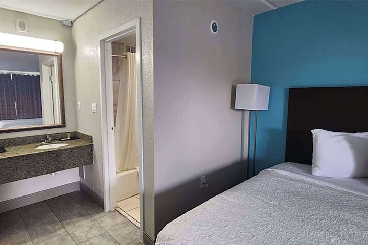Room 21 of 59