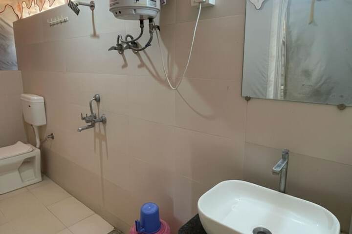 Room 15 of 28