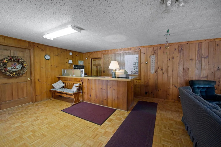 Room 4 of 6