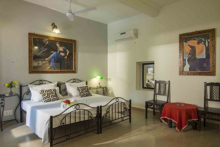 Room 5 of 31