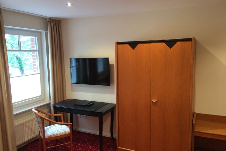 Room 51 of 102