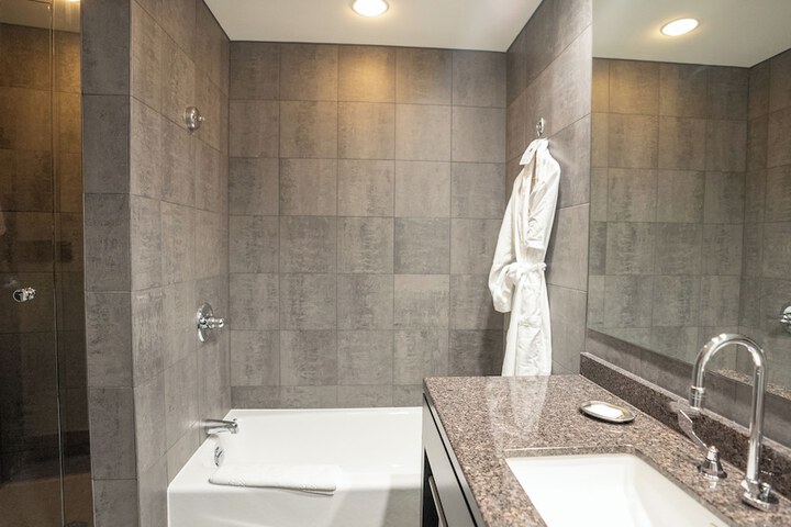 Room 15 of 46