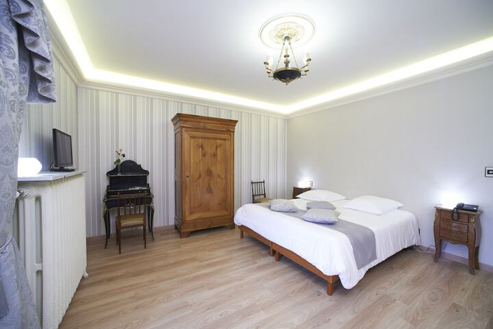 Room 7 of 70