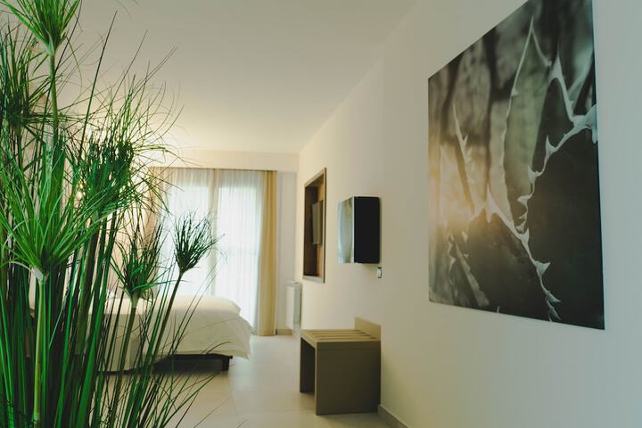 Room 12 of 26