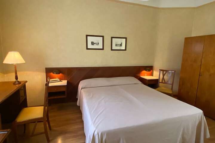 Room 5 of 41