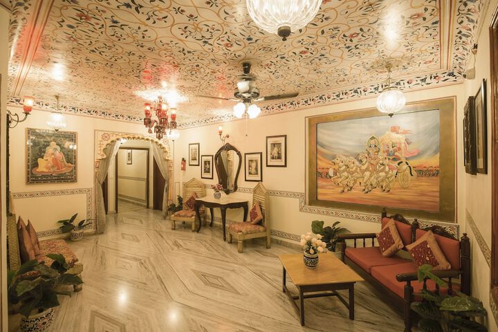 Hotel Interior 11 of 129