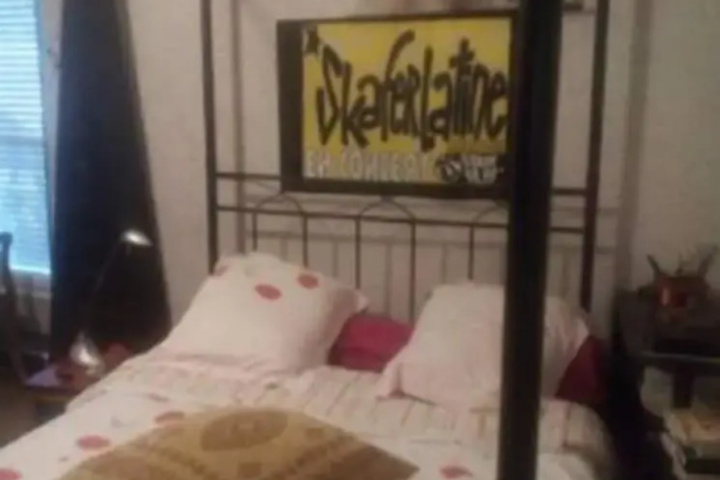 Room 2 of 6