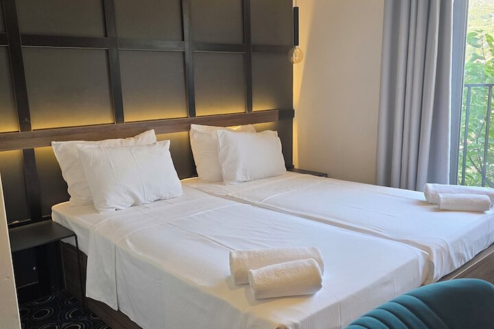 Room 13 of 49