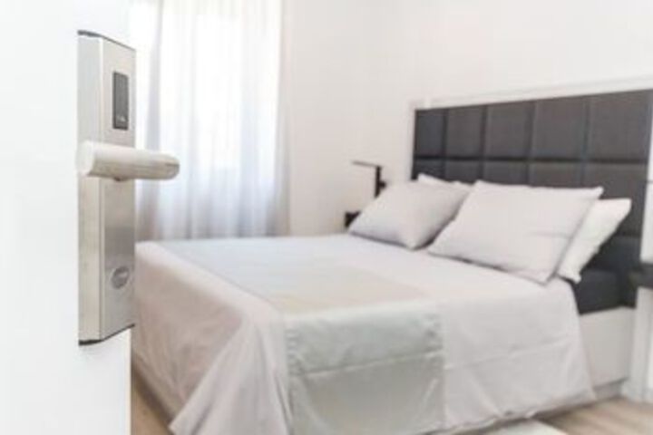 Room 10 of 23