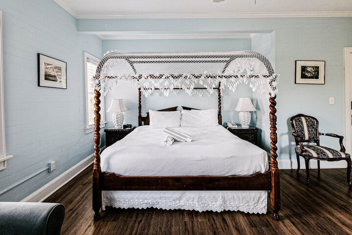 Room 14 of 88