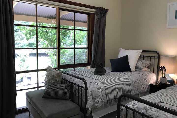 Room 8 of 33