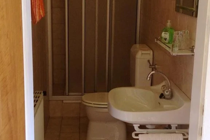 Room 8 of 17