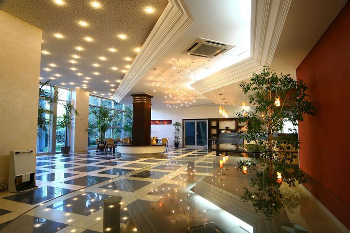 Hotel 2 of 94