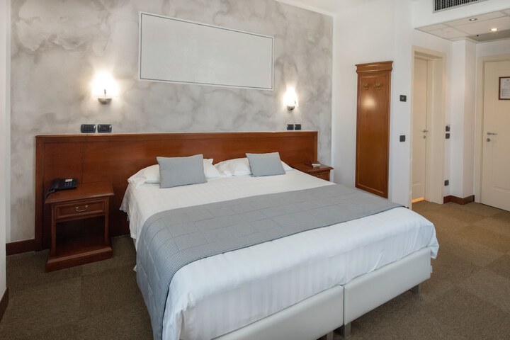 Room 30 of 69