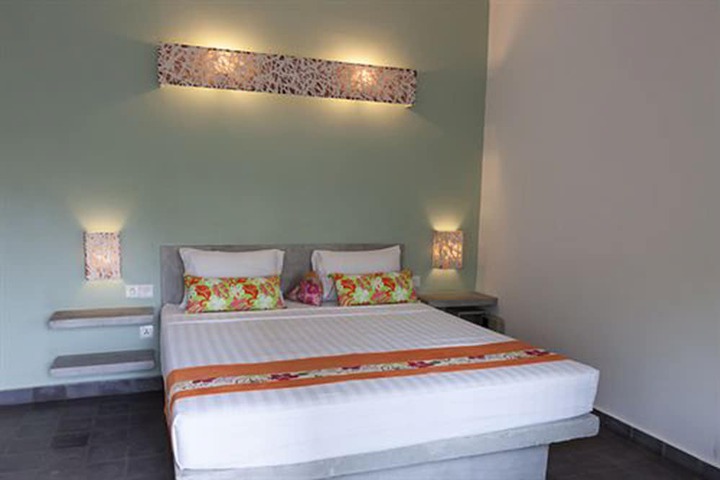 Room 8 of 37