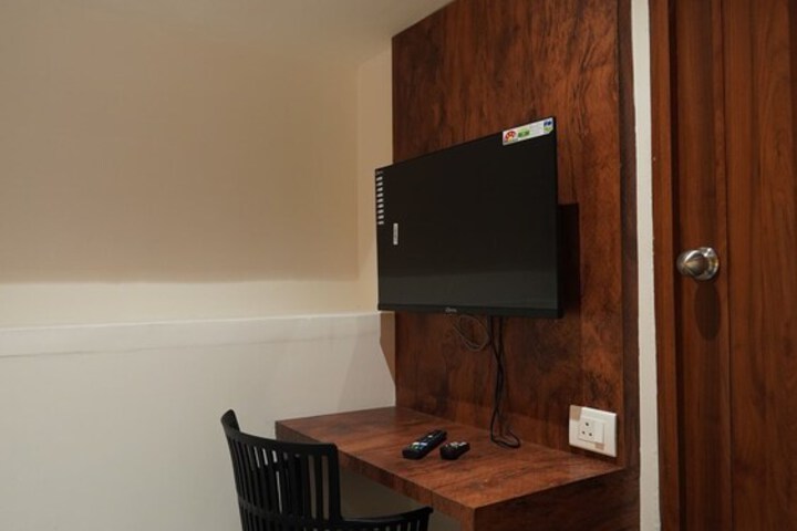 Room 12 of 63