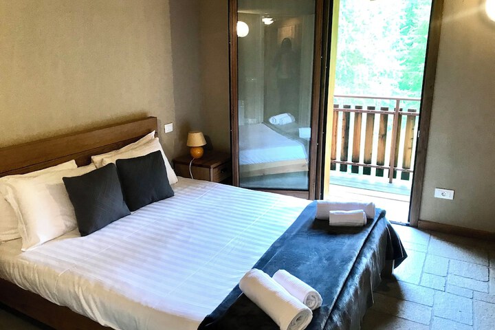 Room 15 of 38